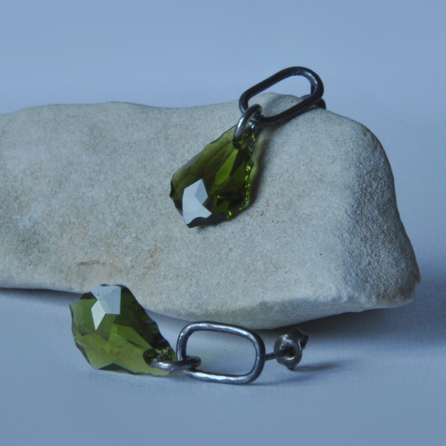 Silver stud earrings with Swarovski crystals in the color of olive green 'Forest Elves'