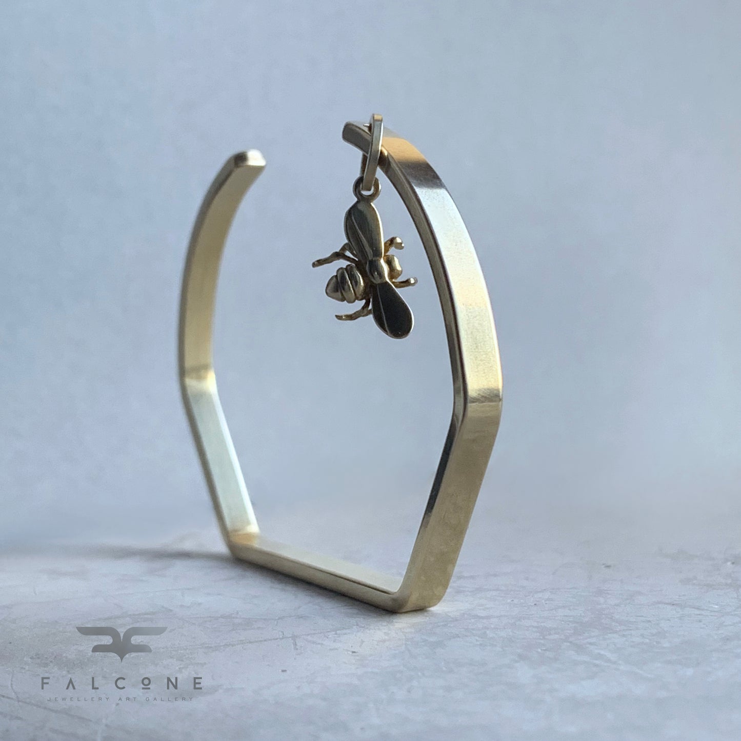 Modern Bracelet 'Honey' - Brass with Bee Charm