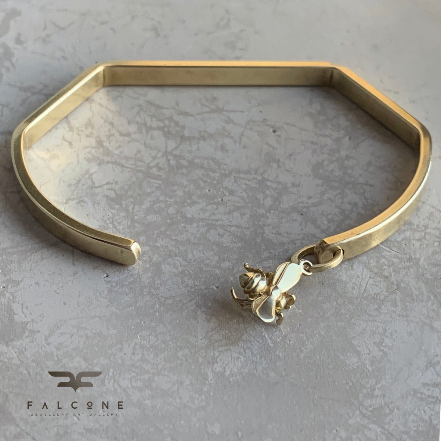 Modern Bracelet 'Honey' - Brass with Bee Charm