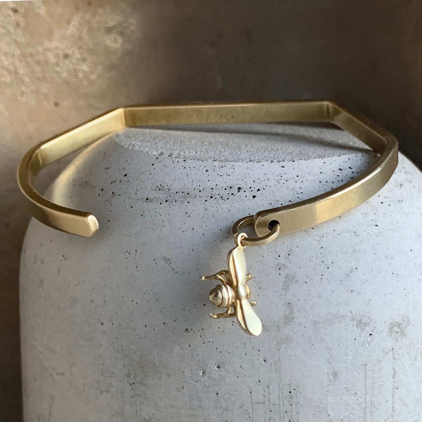 Modern Bracelet 'Honey' - Brass with Bee Charm