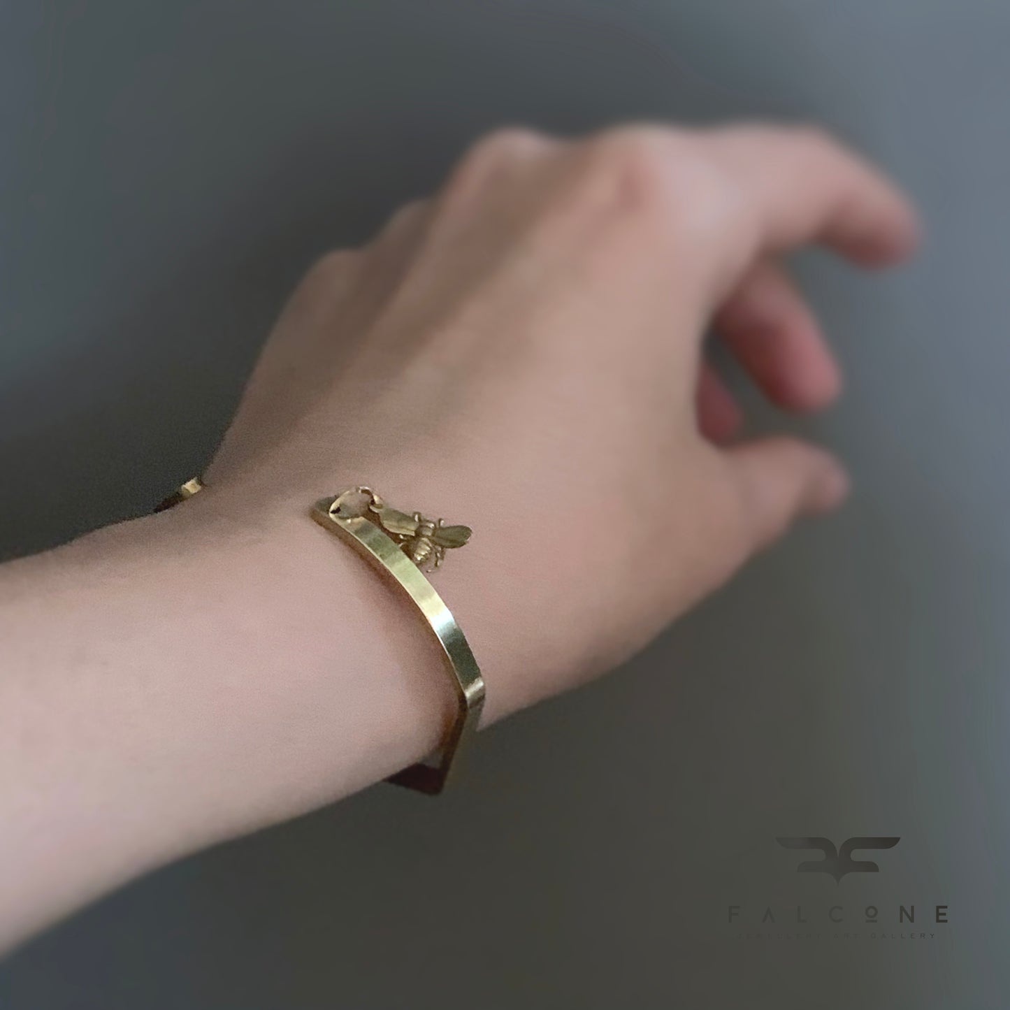 Modern Bracelet 'Honey' - Brass with Bee Charm