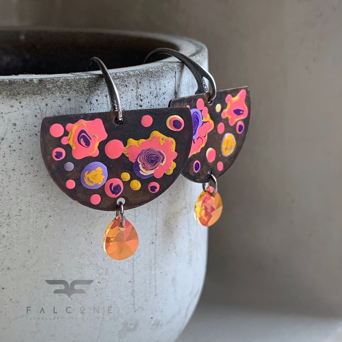 Pendientes de latón, cristales de Swarovski y plata de ley 'Jardín cósmico y Swarovski naranja'