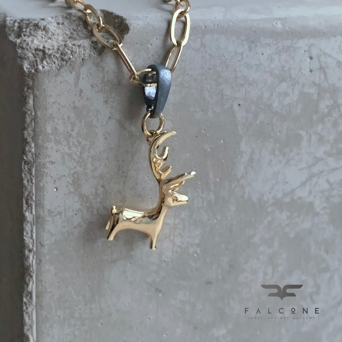 Colgante de latón bañado en oro y plata 'Espíritu del bosque'