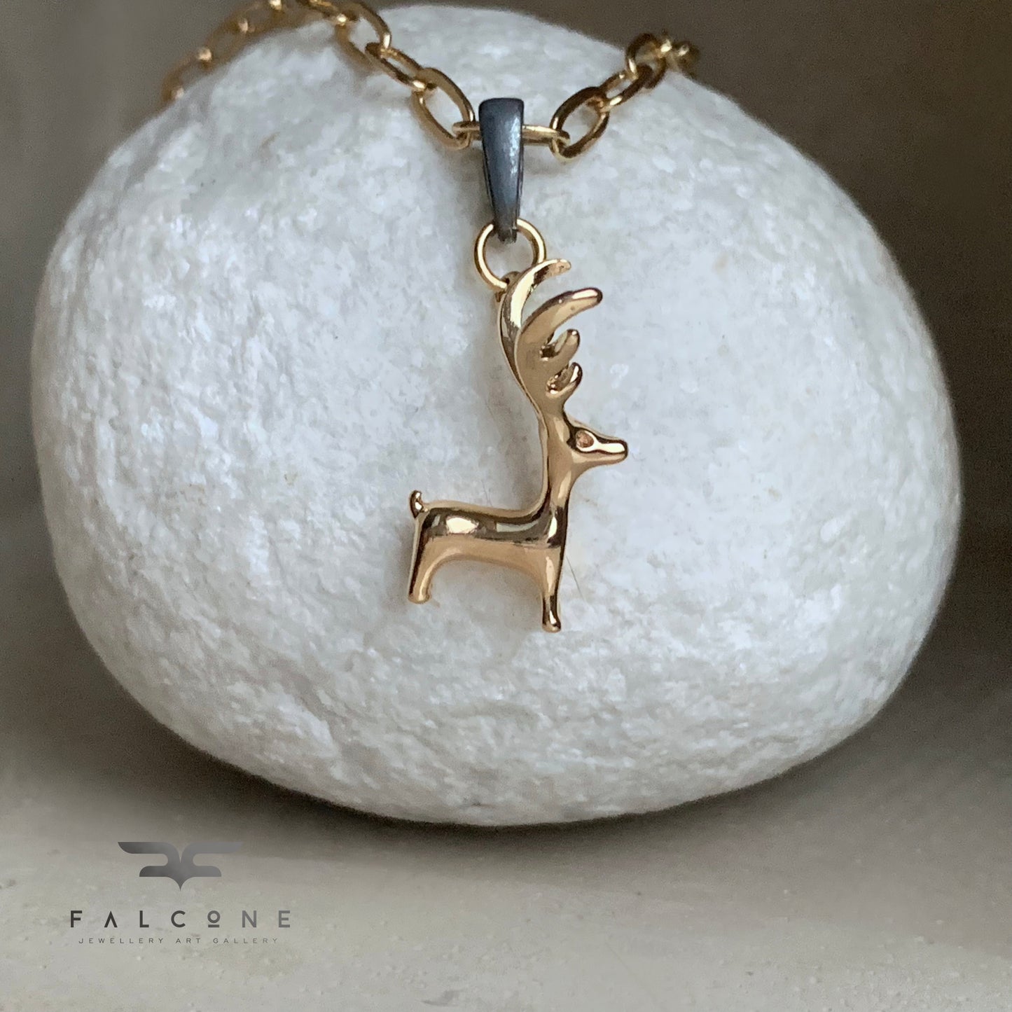 Colgante de latón bañado en oro y plata 'Espíritu del bosque'