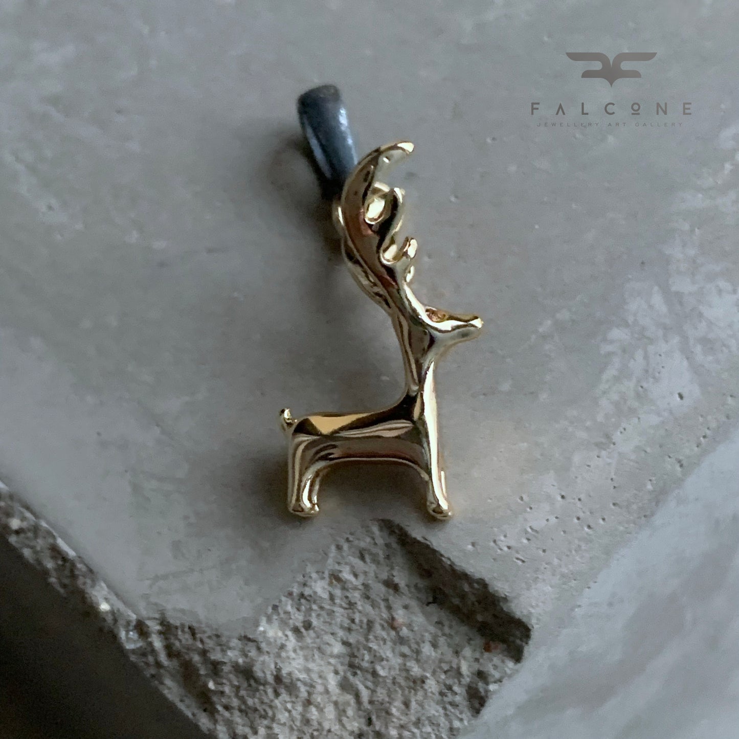 Colgante de latón bañado en oro y plata 'Espíritu del bosque'