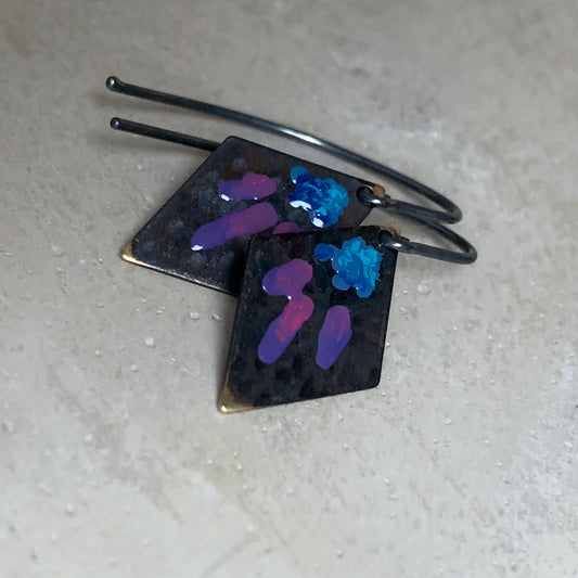 Pendientes de latón y plata 'Pequeñas Flores - Azul y Morado'