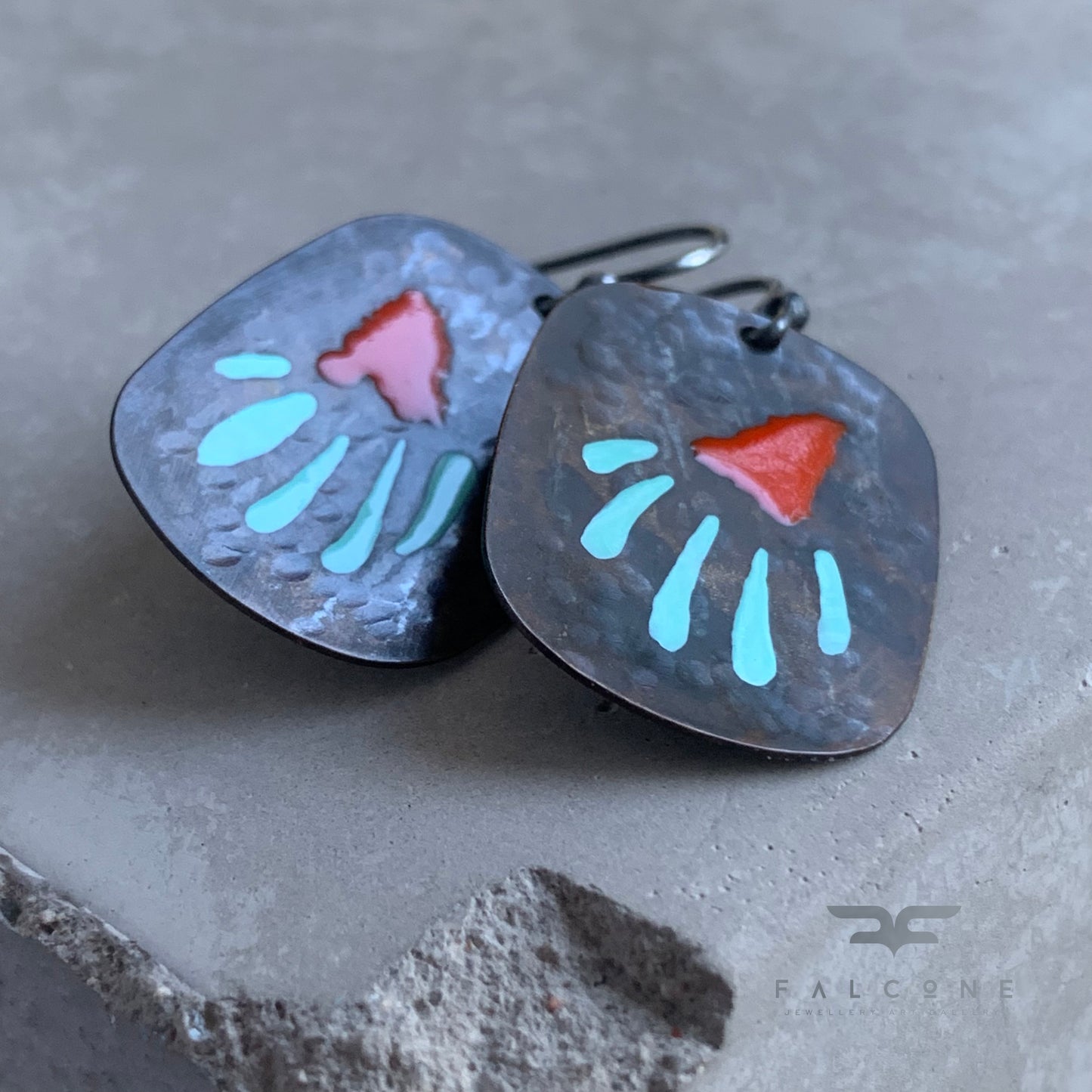 Pendientes de latón y plata de ley 'Flores geométricas - rojo y menta'