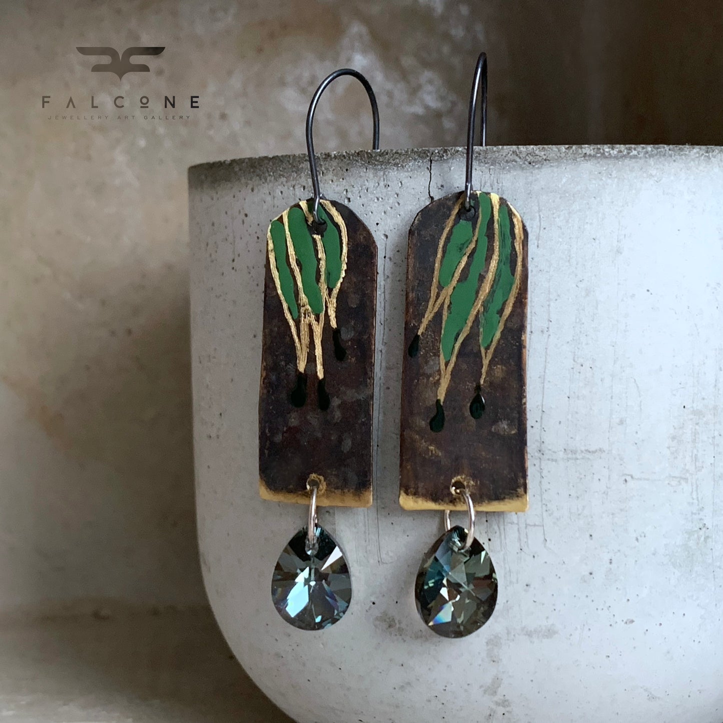 Pendientes grabados de latón y plata con cristal de Swarovski 'Forest Bells'