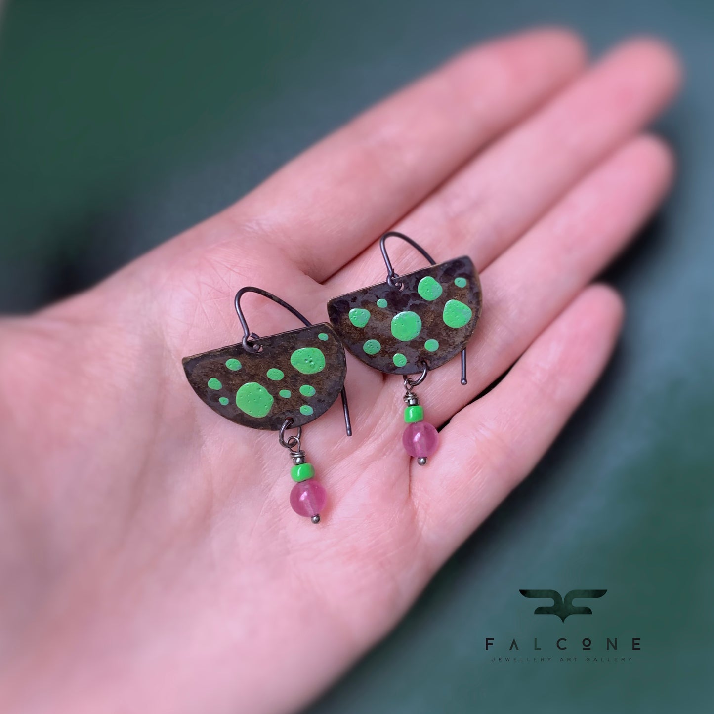 Earrings in brass, silver and jade 'Sweet Pea Pink'