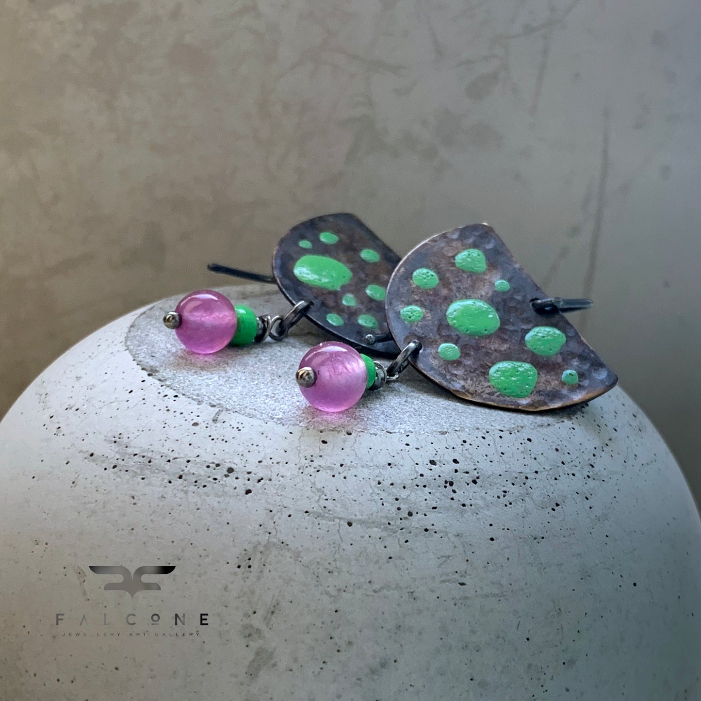 Pendientes de latón, plata y jade 'Sweet Pea Pink'