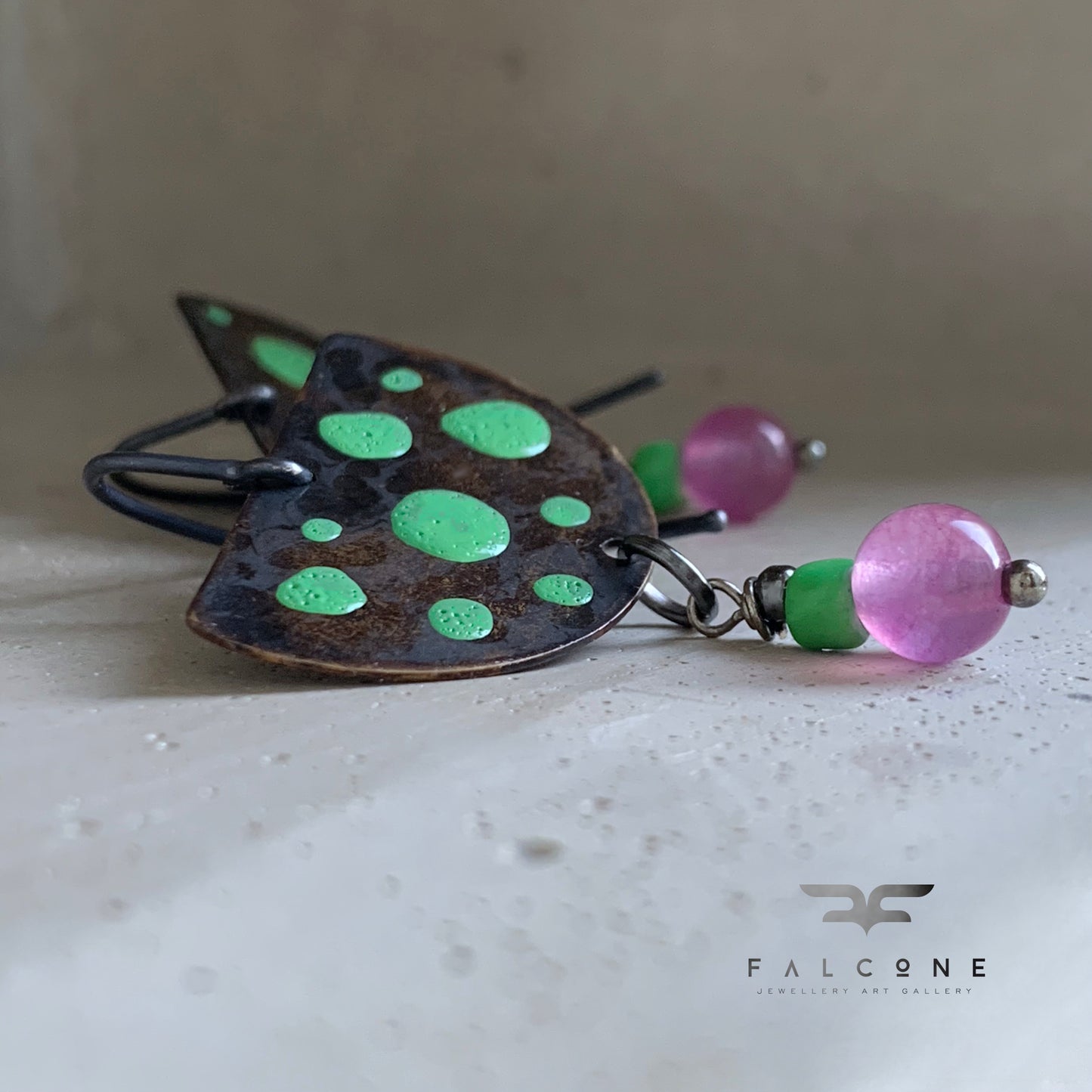 Earrings in brass, silver and jade 'Sweet Pea Pink'