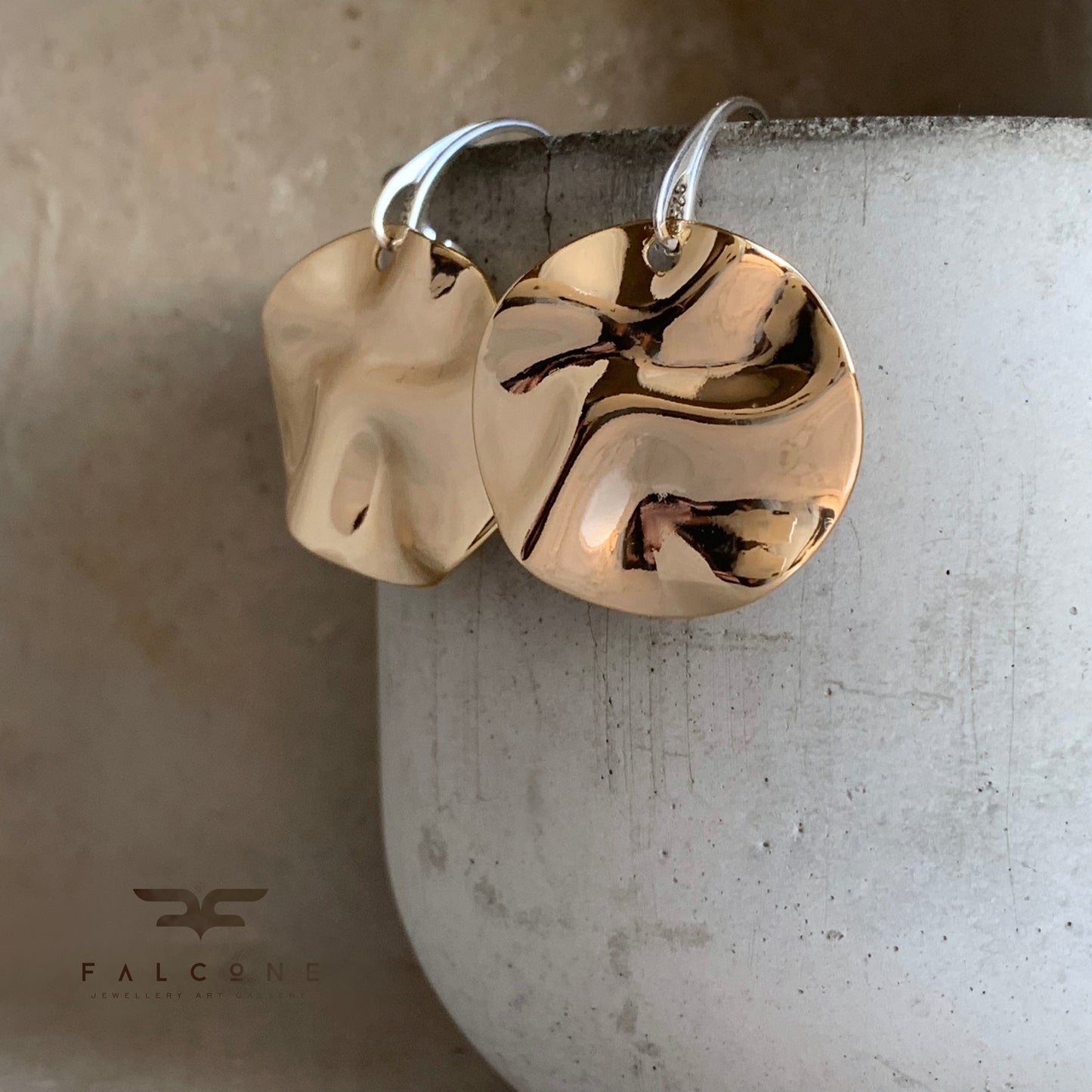 Pendientes de latón bañado en oro y plata de ley 'Círculos Dorados - Espejo Cóncavo'