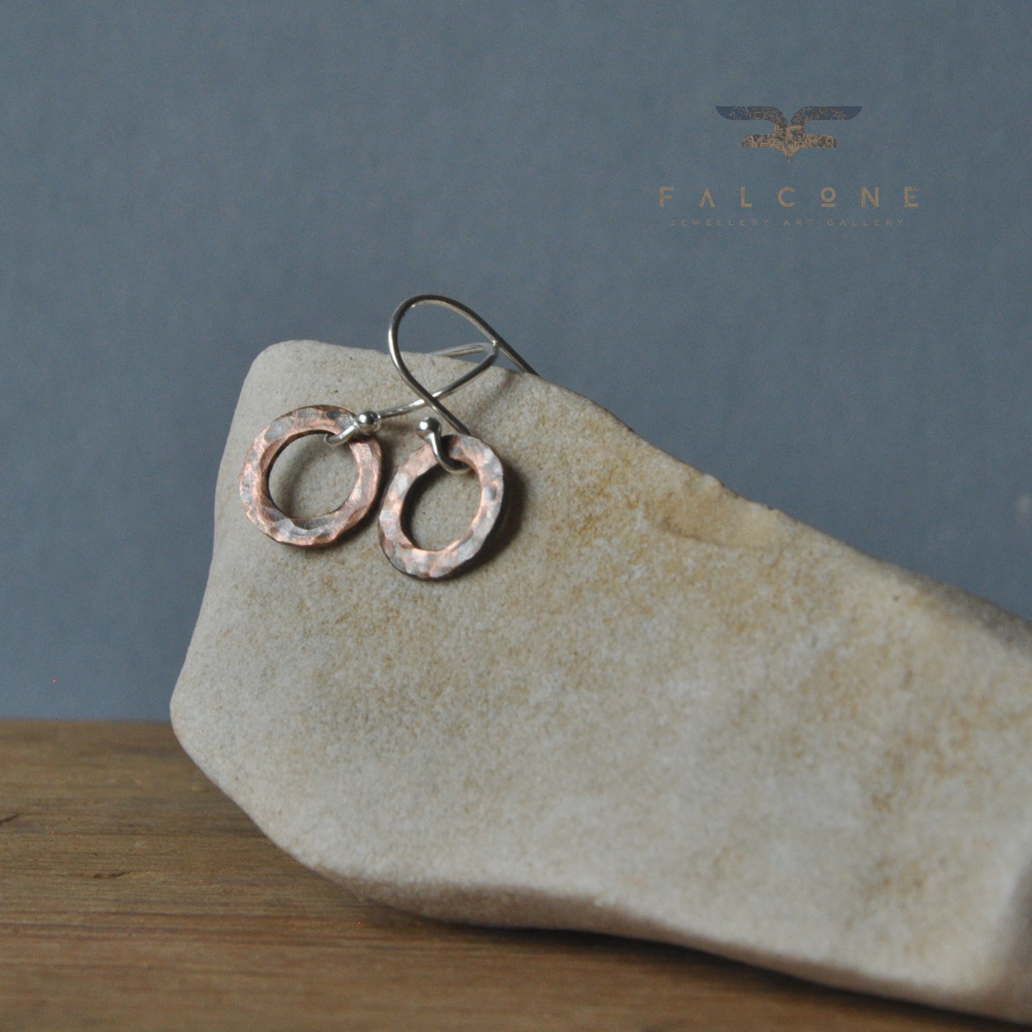 Circle copper earrings with silver earwires 'Brick raw copper'