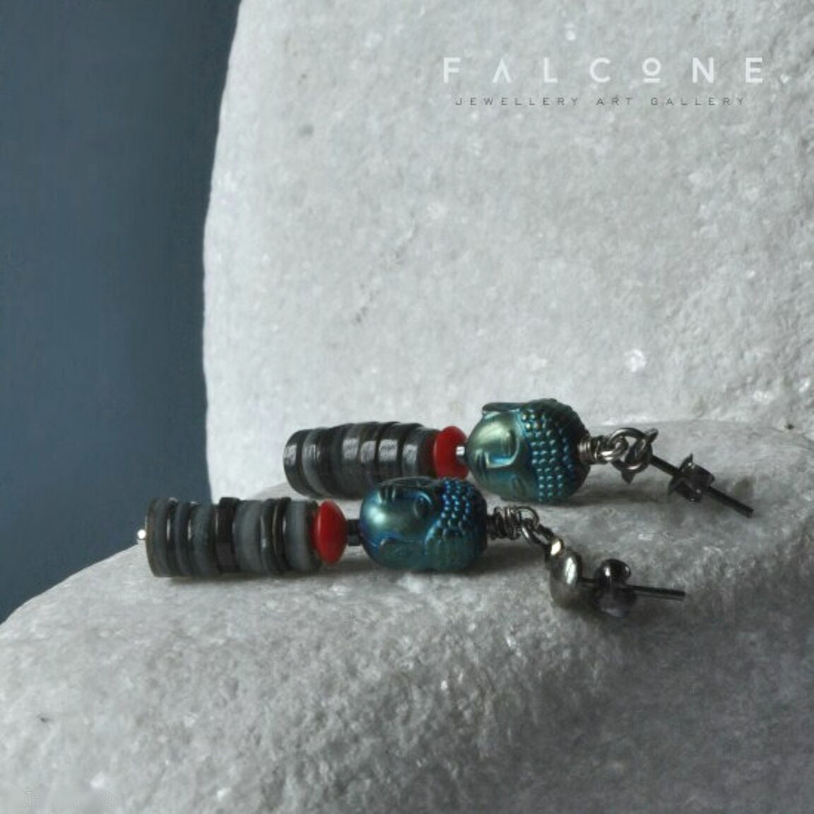 Pendientes de plata con concha gris, coral y hematitas talladas 'Zen'