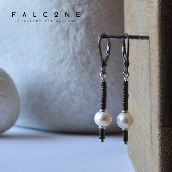 Elegant earrings with pearl and hematite stones 'Cream Pearl'