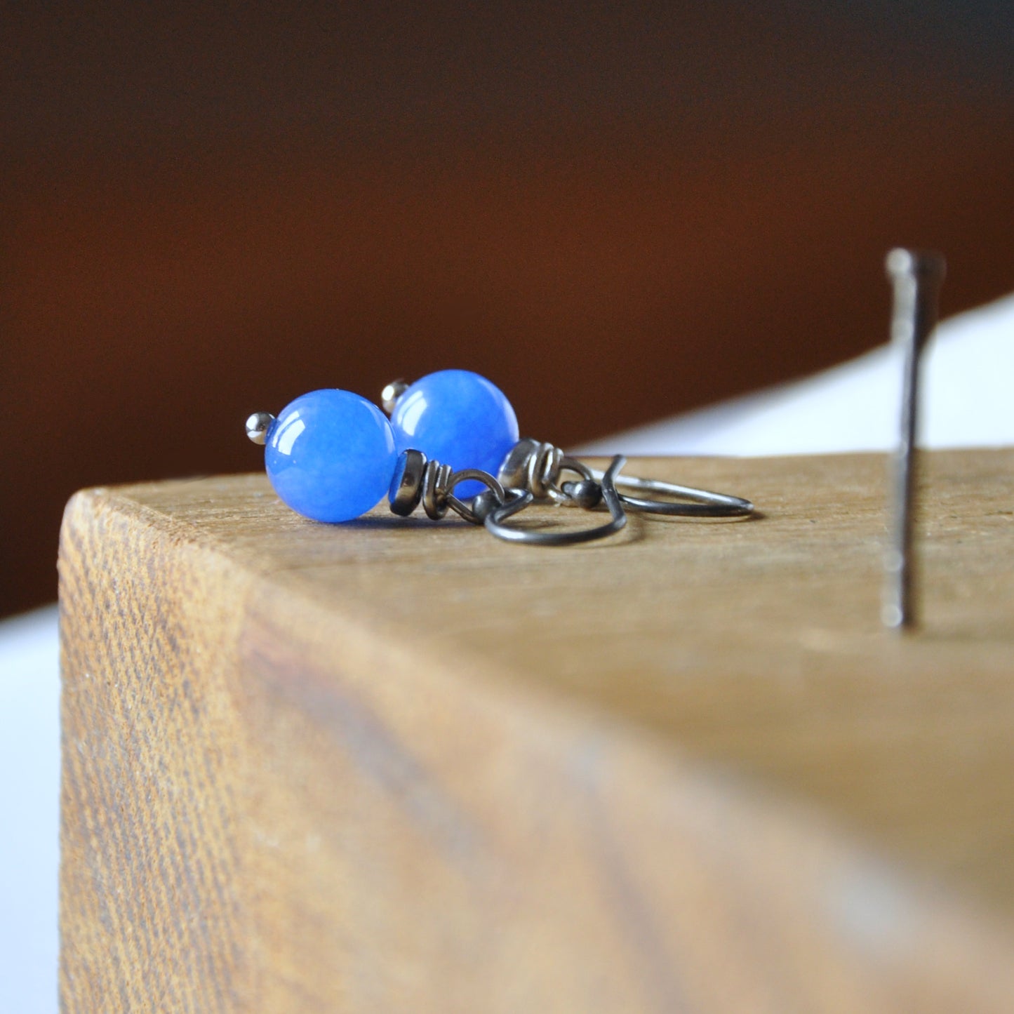 Minimalist handmade silver dangling earrings with agate 'Sky over Paris'