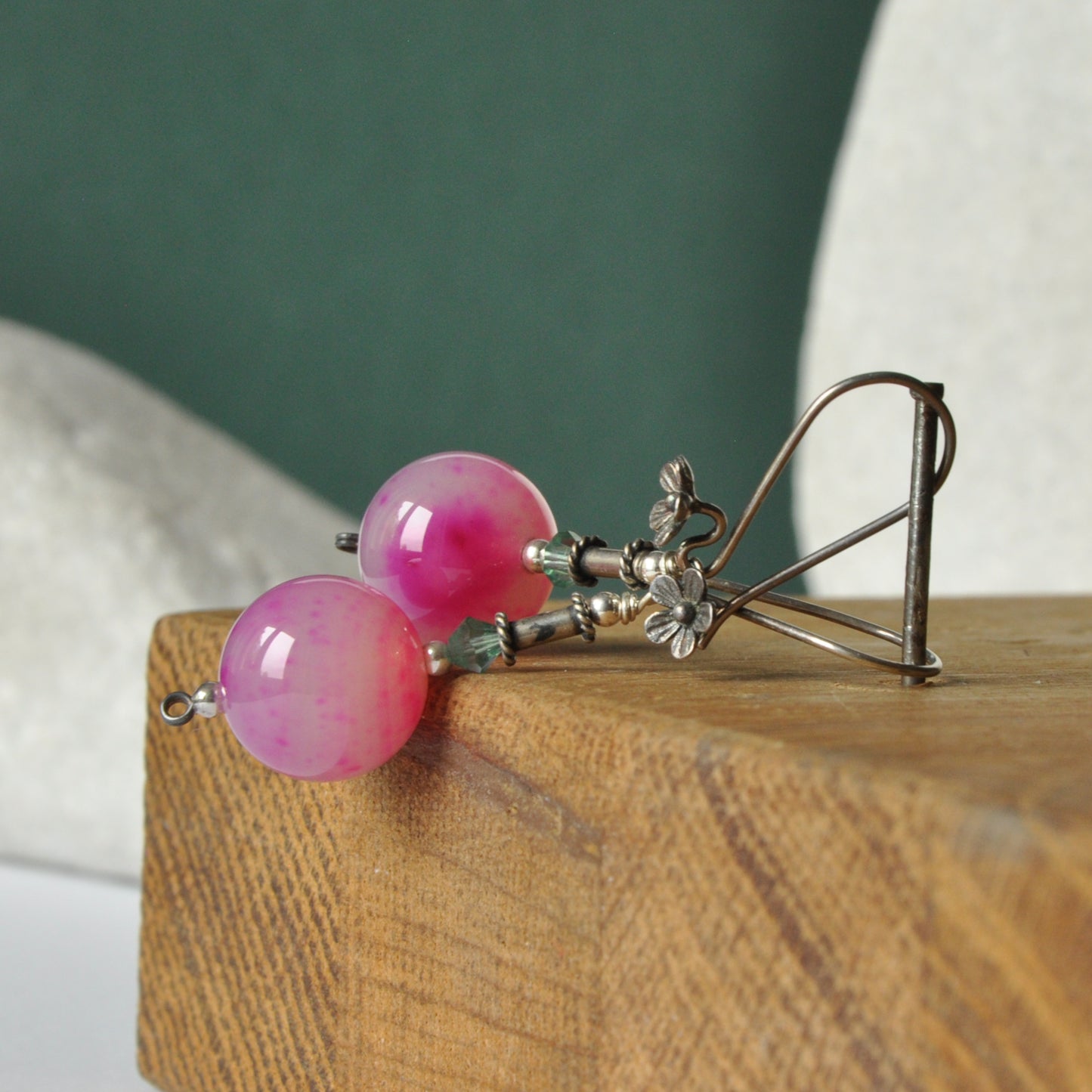 Romantic earrings, of bali silver, agate balls and Swarovski crystals 'Flowers in Pink'