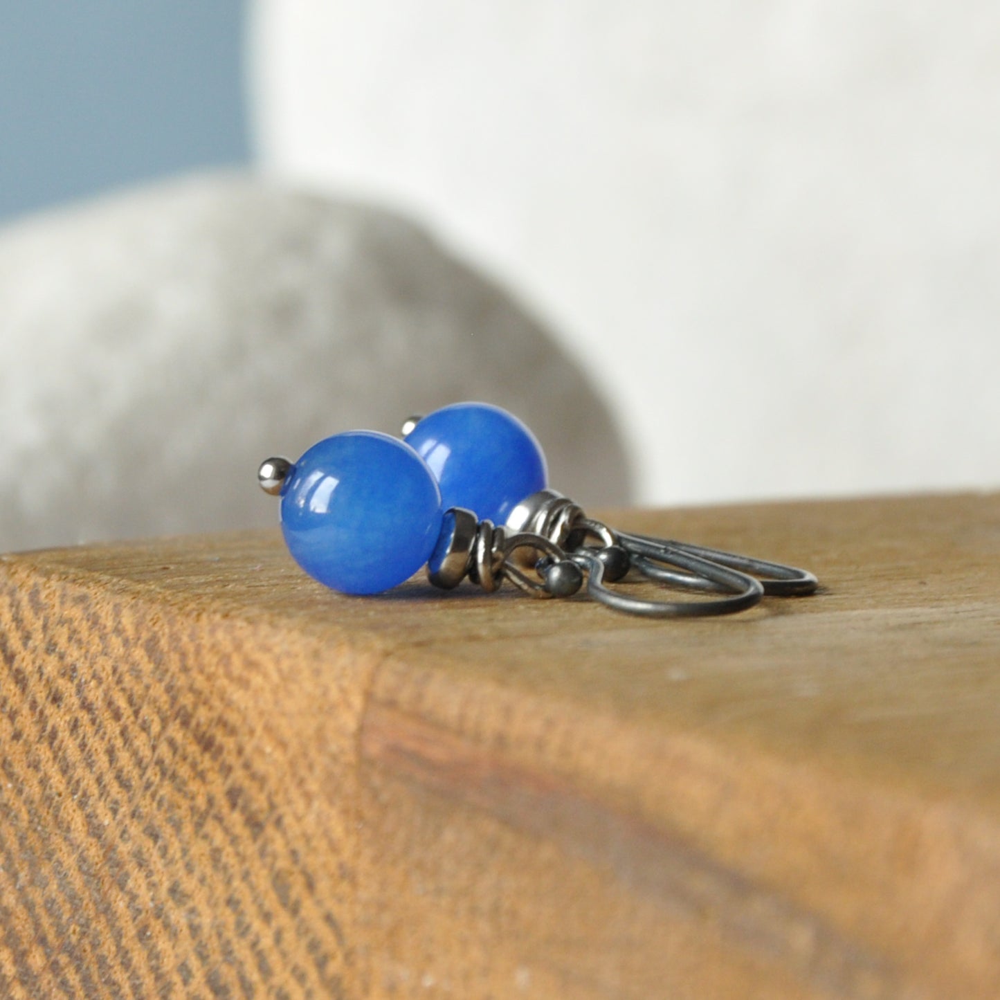 Minimalist handmade silver dangling earrings with agate 'Sky over Paris'