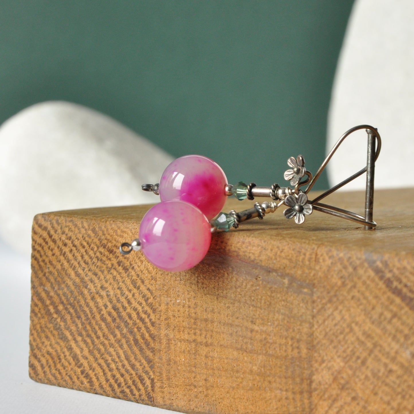 Romantic earrings, of bali silver, agate balls and Swarovski crystals 'Flowers in Pink'