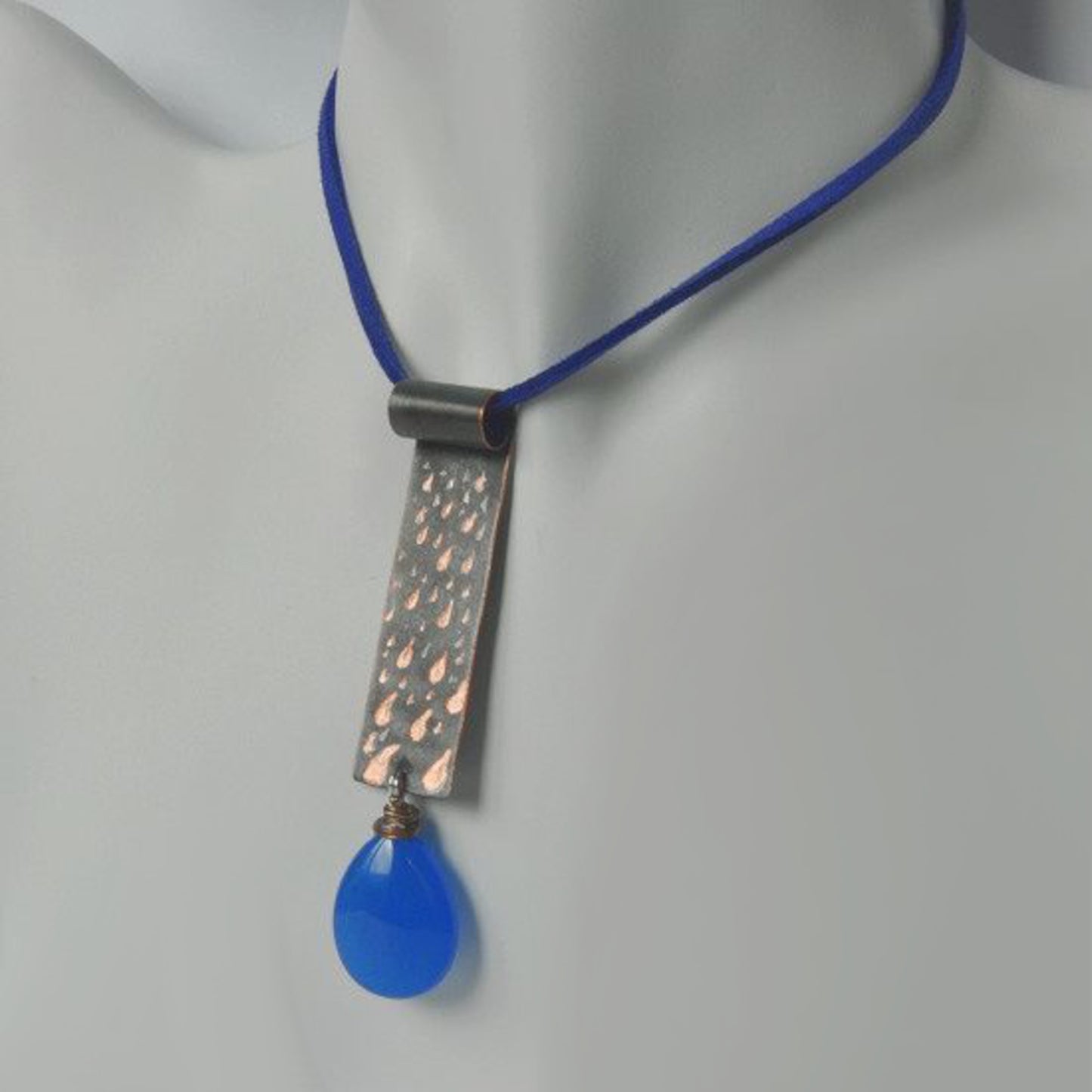 Necklace with patinated and hand-engraved copper pendant and jade drop 'Rainy'