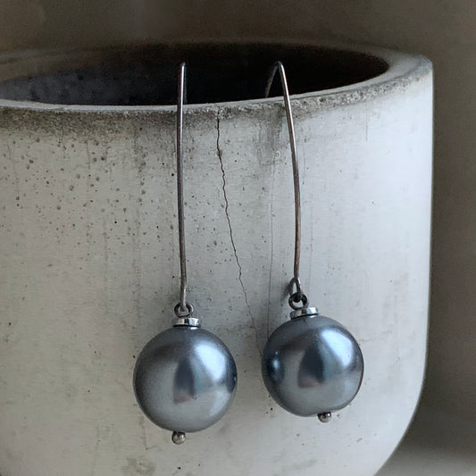 Pearl Sphere Earrings 'Grey'