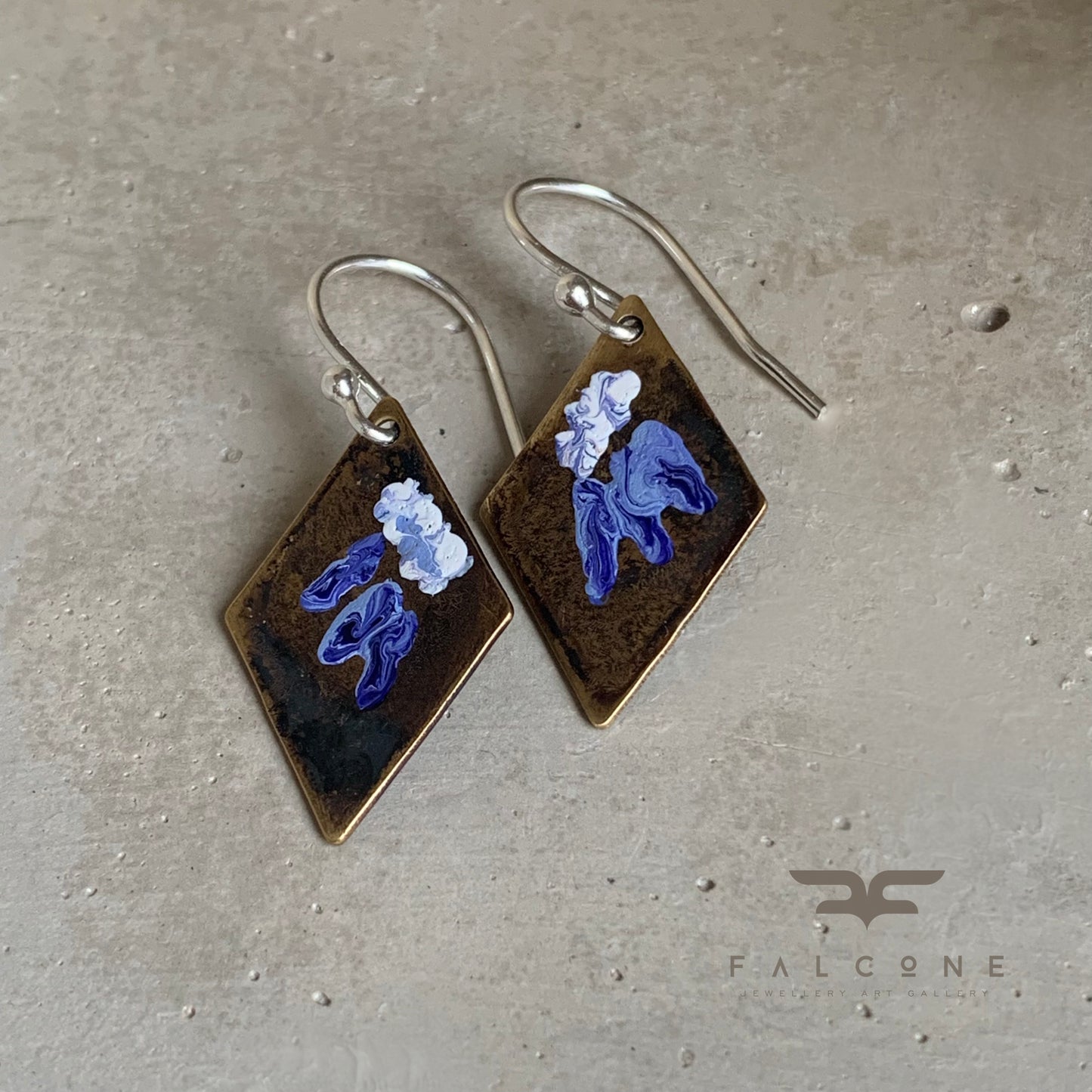 Pendientes de latón y plata 'Flores moradas'