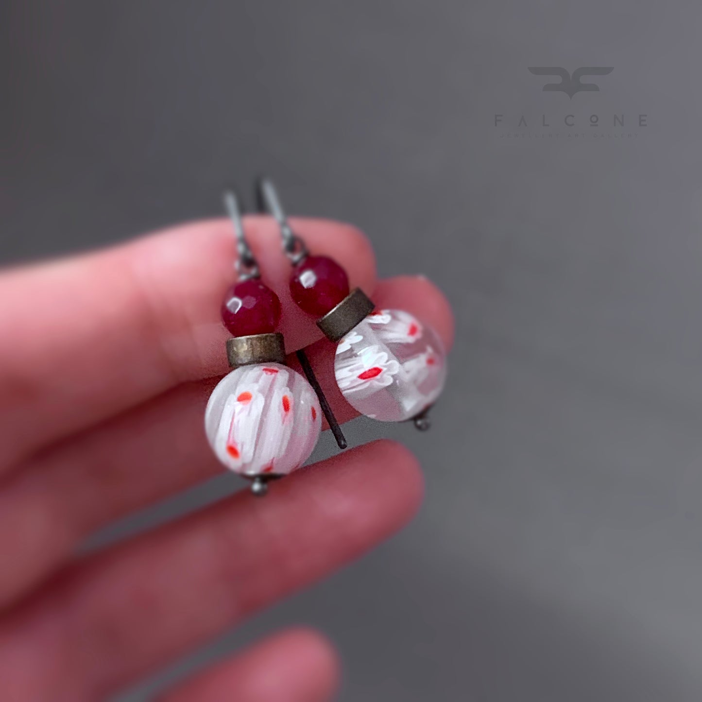 Pendientes de jadeíta, vidrio millefiori y plata de ley 'Millefiori blanco y burdeos'