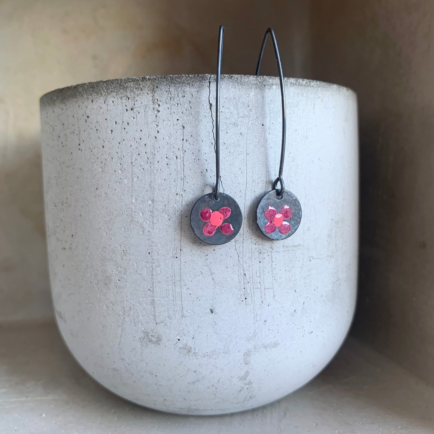 Pendientes de plata con esmalte 'Flores silvestres - Rubí y rosa'