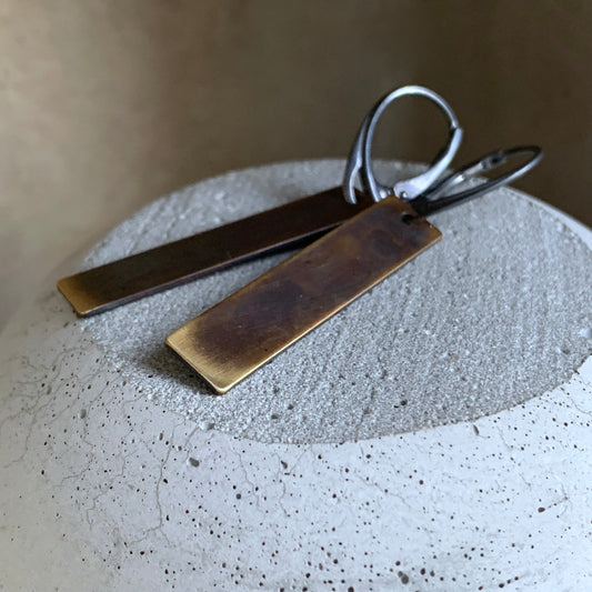 Pendientes de latón y plata 'Geométricos con brillo dorado'