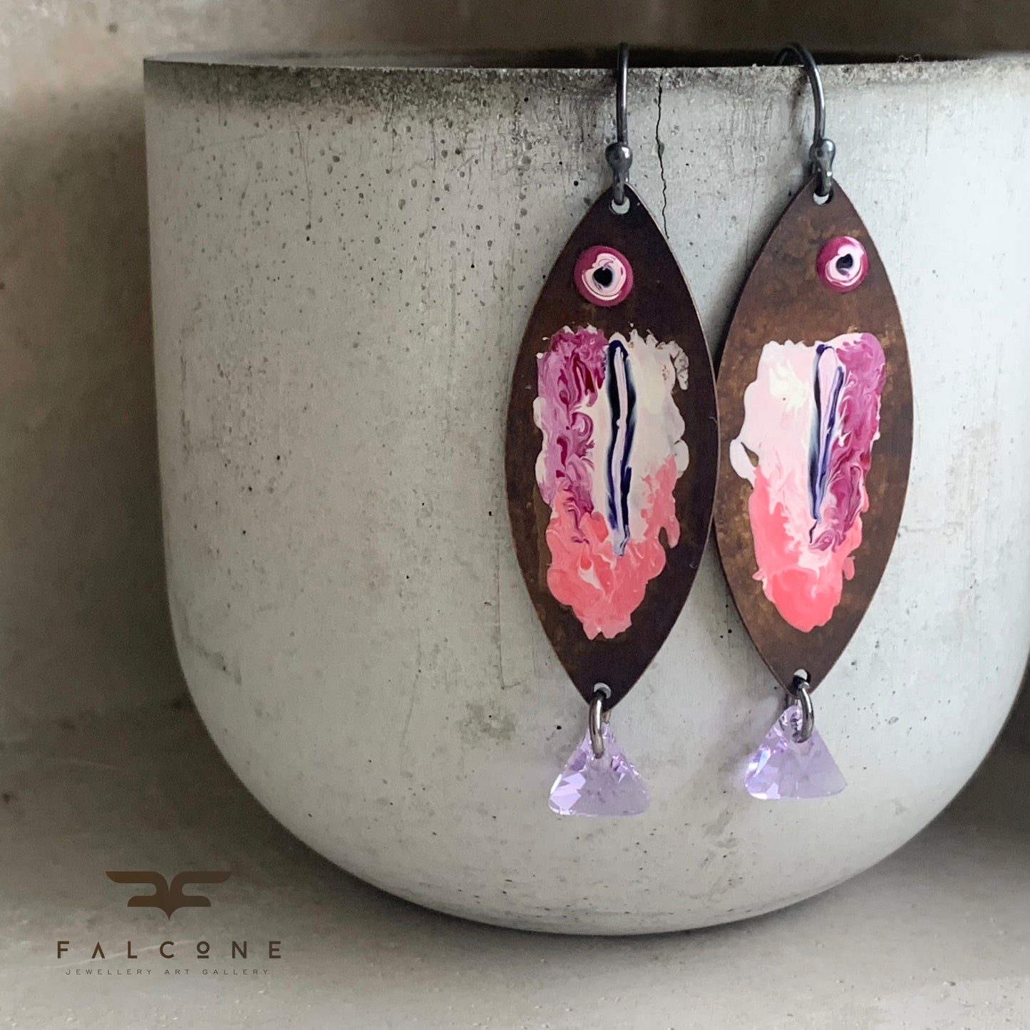 Pendientes de latón, plata de ley y cristales de Swarovski 'Pez rosa lila'