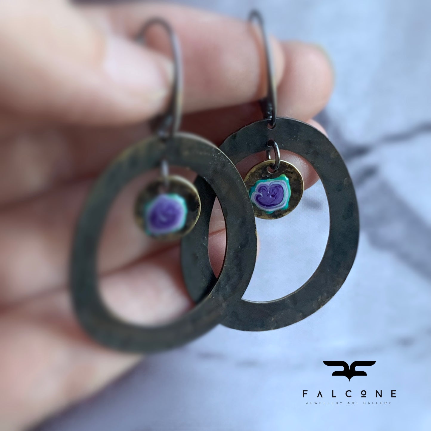 Pendientes de latón y plata de ley 'Jardín secreto - violeta y verde'