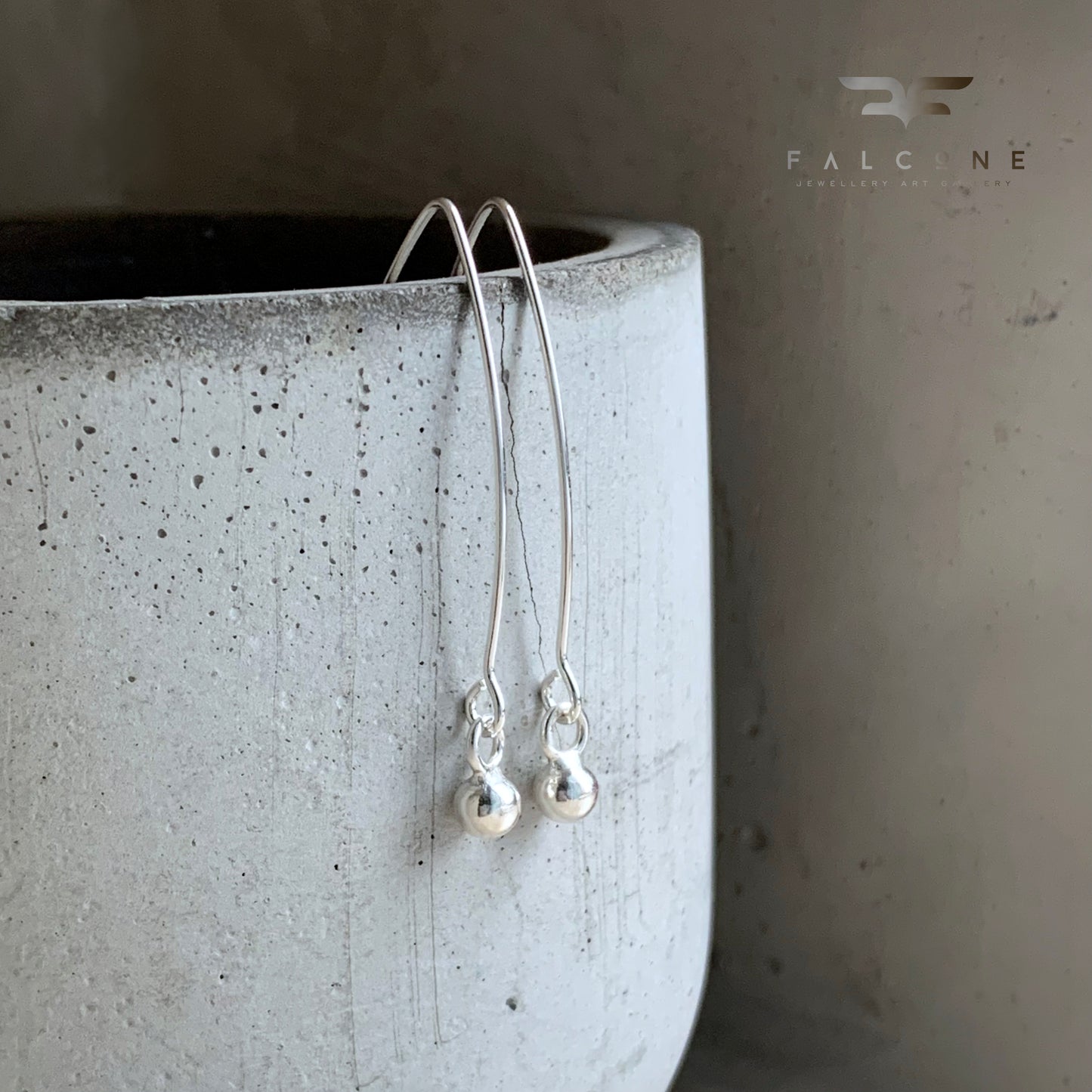 Minimalist Silver Earrings 'Silver Glow - Small Beads'