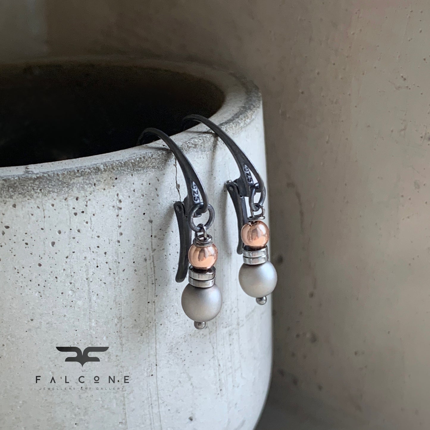 Pendientes de plata con perlas de cristal 'Silver Wolf'