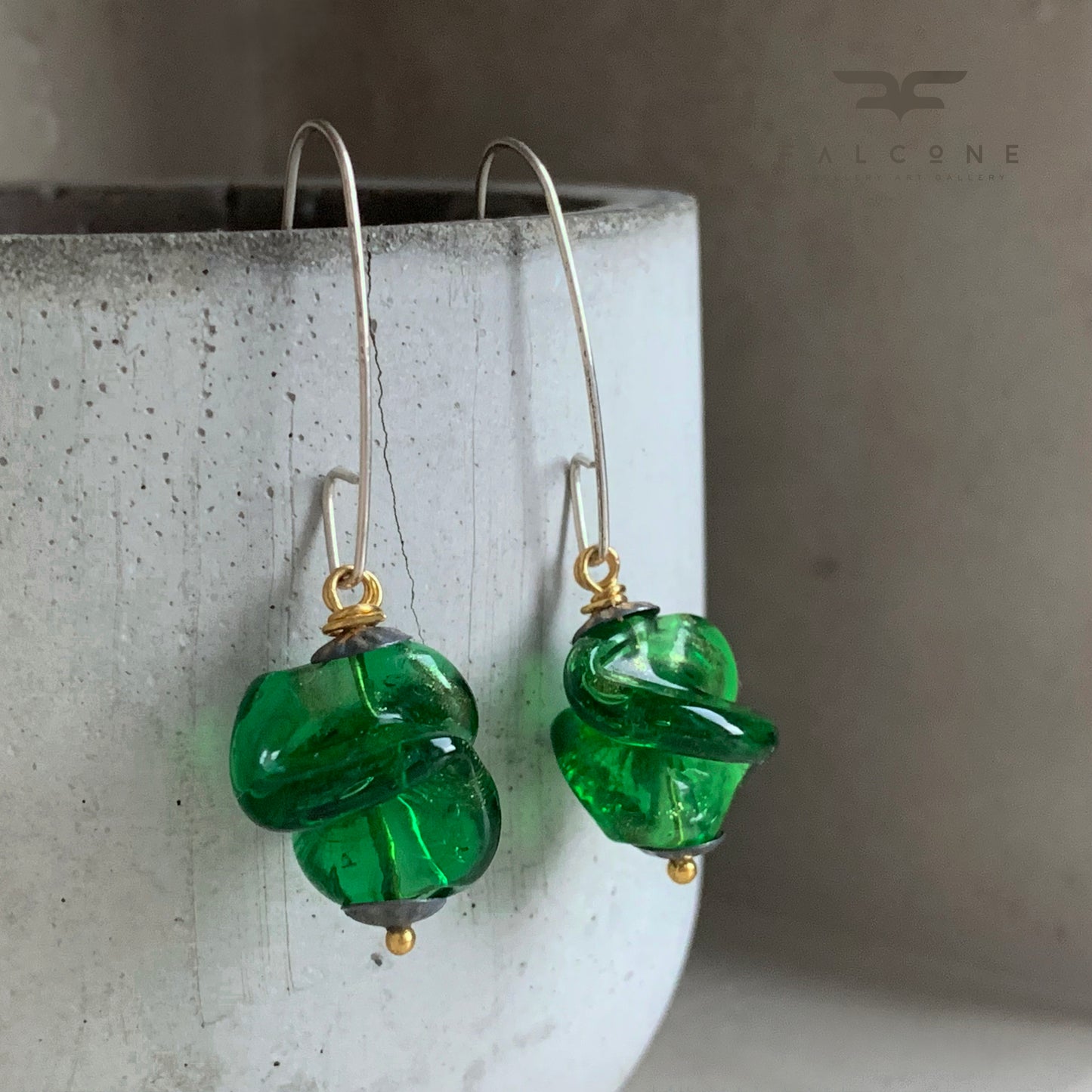 Pendientes llamativos con cuentas de cristal 'Green Twists'