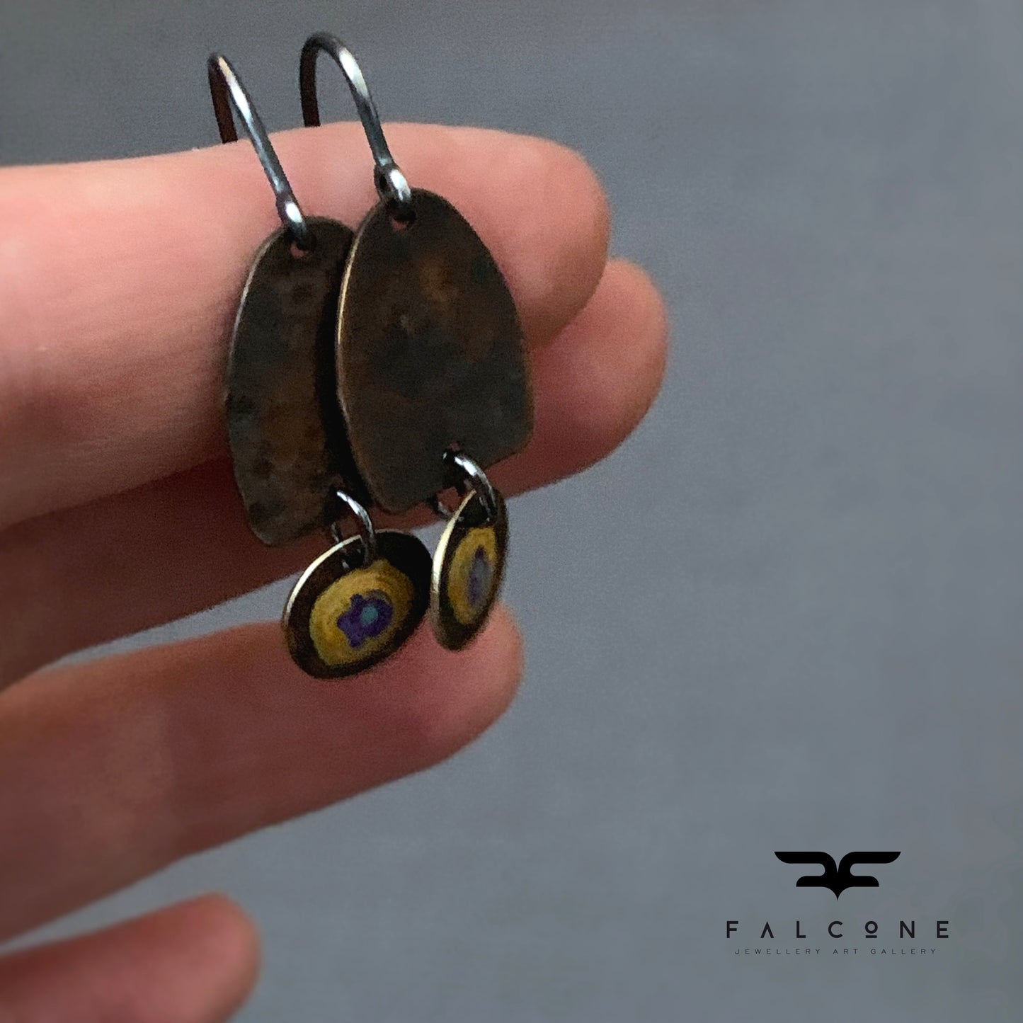 Pendientes de latón y plata de ley esmaltados 'Flores silvestres - marrón rústico y ocre'