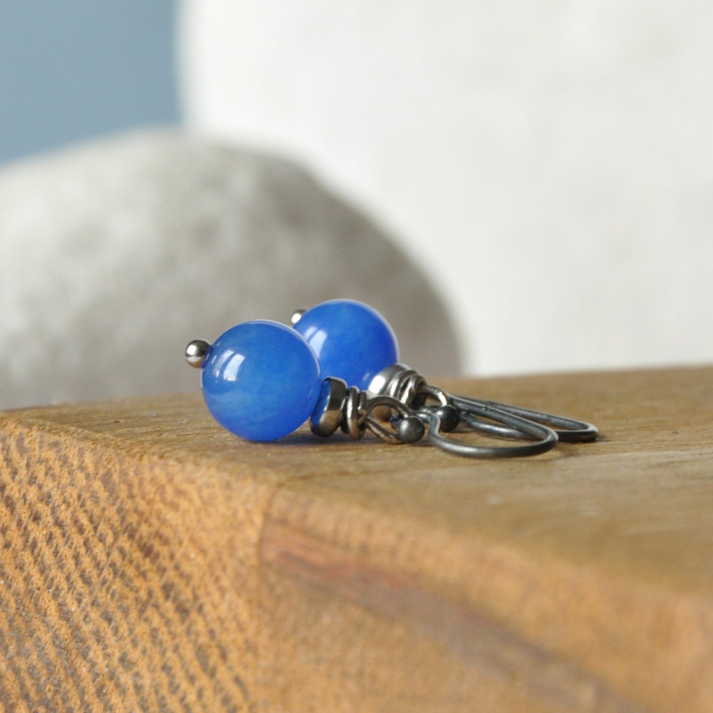 Minimalist handmade silver dangling earrings with agate 'Sky over Paris'